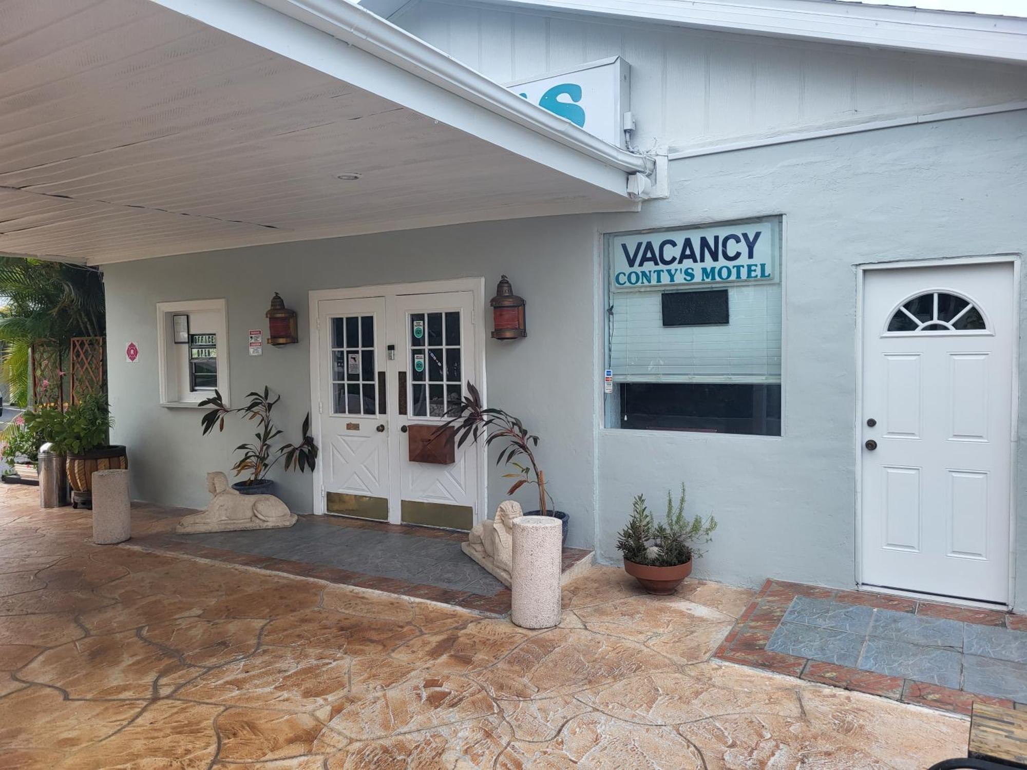 Conty'S Motel Naples Manor Exterior photo